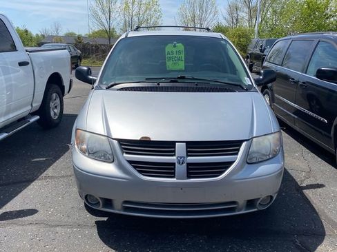 Used 2005 Dodge Grand Caravan SXT w/ Trailer Tow Prep Group FWD image 12