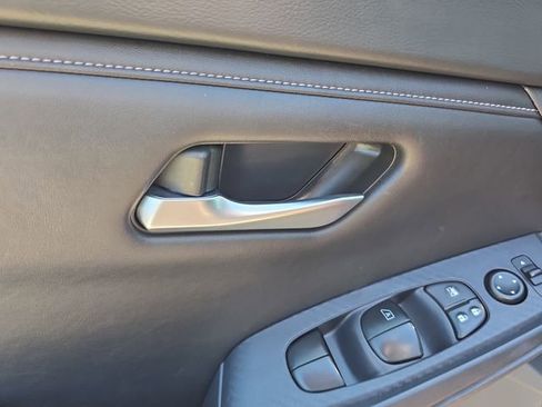 Certified 2024 Nissan Sentra SV FWD image 18