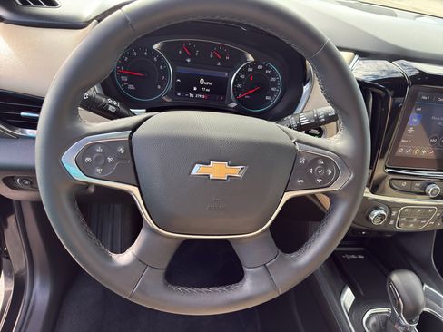 Used 2023 Chevrolet Traverse LT AWD/4WD image 17