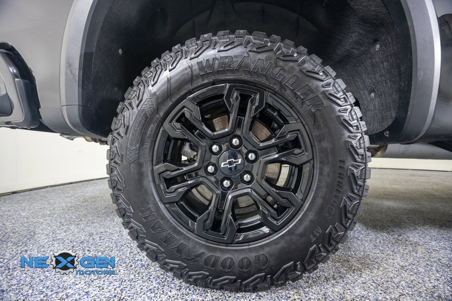 Used 2025 Chevrolet Silverado 1500 ZR2 w/ Technology Package AWD/4WD image 49