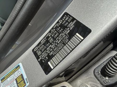 Certified 2025 Hyundai Elantra Limited FWD image 23