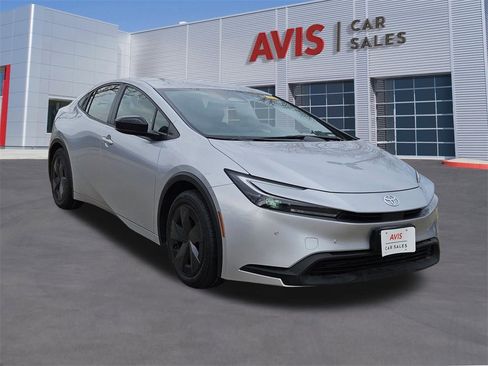 Used 2024 Toyota Prius LE image 9