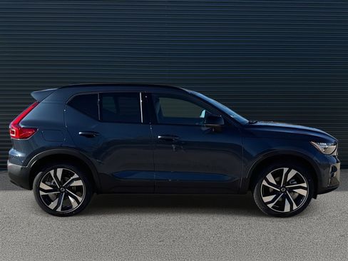 New 2026 Volvo XC40 B5 Ultra w/ Climate Package image 4