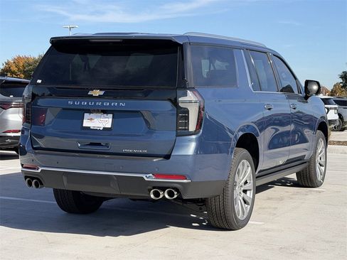 New 2026 Chevrolet Suburban Premier image 4