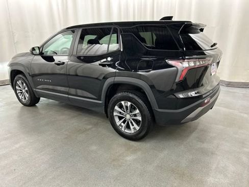 Used 2025 Chevrolet Equinox LT AWD/4WD image 3
