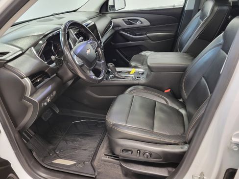 Used 2019 Chevrolet Traverse LT w/ LT Premium Package image 8