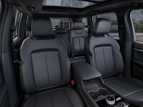 New 2026 Jeep Grand Cherokee Limited w/ Limited Altitude Package AWD/4WD image 15