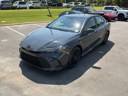 Used 2026 Toyota Camry LE FWD image 5