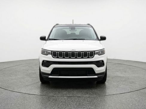 Used 2025 Jeep Compass Limited AWD/4WD image 2