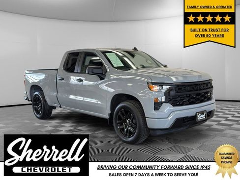 Used 2025 Chevrolet Silverado 1500 Custom image 1