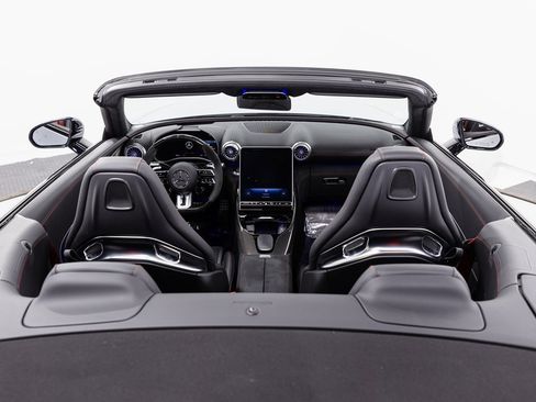 Used 2024 Mercedes-Benz SL 63 AMG 4MATIC image 26