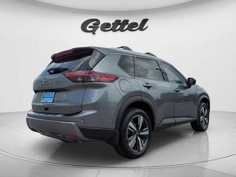 Certified 2024 Nissan Rogue SL FWD image 5