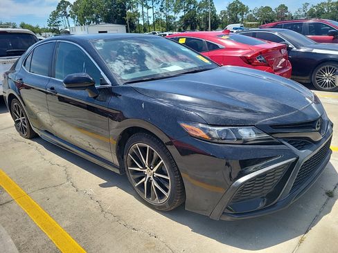 Used 2021 Toyota Camry SE FWD image 2