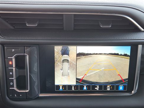 Used 2023 GMC Yukon XL Denali image 29