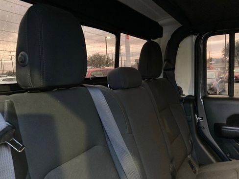 Used 2020 Jeep Gladiator Sport w/ Trailer Tow Package image 11