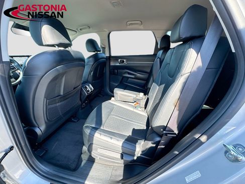 Used 2023 Kia Sorento EX AWD/4WD image 33