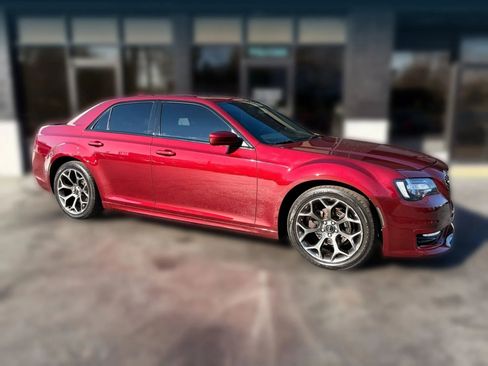 Used 2018 Chrysler 300 S w/ S Model Appearance Package RWD image 7