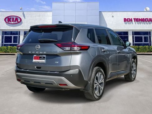 Used 2023 Nissan Rogue SV FWD image 4