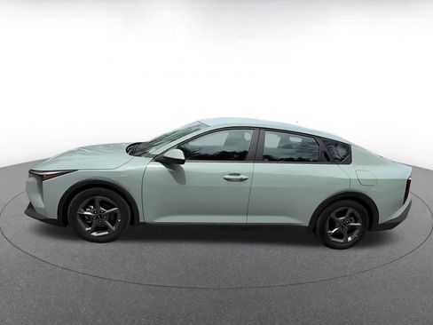 Used 2025 Kia K4 LXS image 9