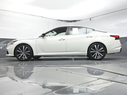 Used 2019 Nissan Altima 2.5 SR FWD image 35