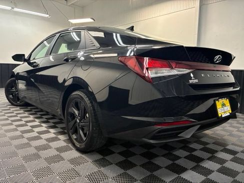 Used 2022 Hyundai Elantra SEL FWD image 6