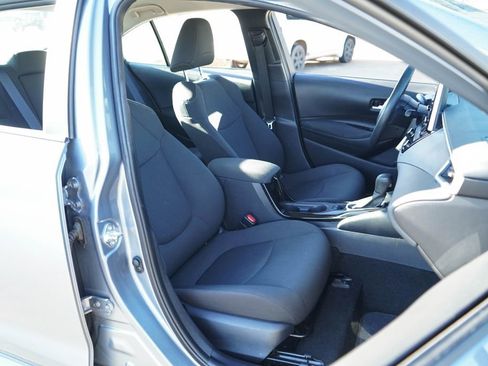 Used 2021 Toyota Corolla LE image 32