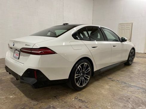 Used 2026 BMW 530i RWD image 5