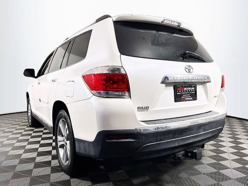 Used 2011 Toyota Highlander Limited w/ Tow Pkg image 5