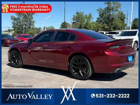 Used 2020 Dodge Charger SXT w/ Blacktop Package RWD image 5