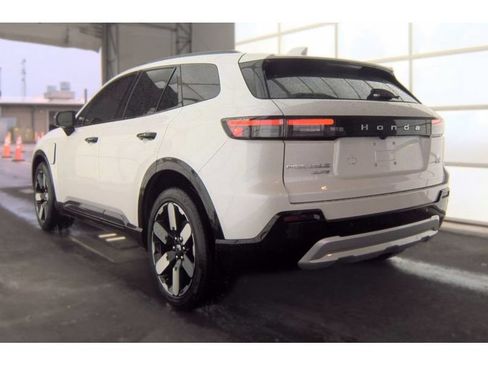 Used 2025 Honda Prologue Elite image 3
