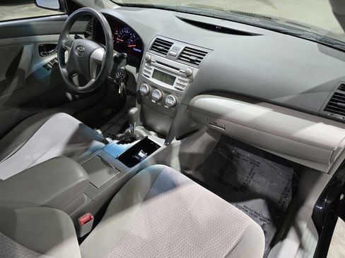 Used 2011 Toyota Camry LE w/ LE Extra-Value Pkg image 33