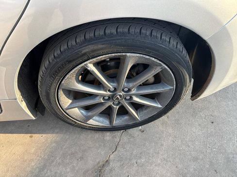 Used 2013 Lexus CT 200h Base w/ F Sport Pkg w/Nuluxe Trim image 29