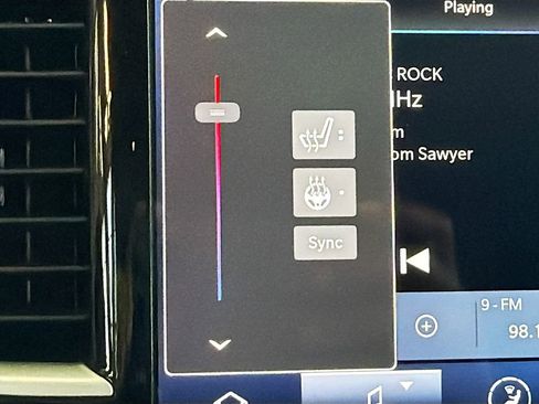 Used 2023 Chrysler Pacifica Touring-L image 21