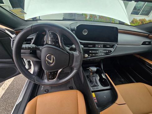 Used 2025 Lexus ES 350 w/ Premium Package FWD image 5
