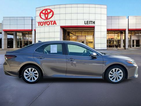 Used 2024 Toyota Camry LE image 4