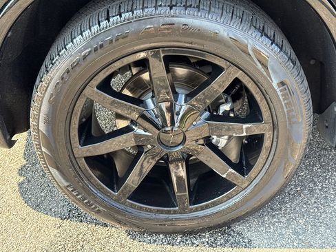 Used 2016 Dodge Durango R/T w/ Technology Group AWD/4WD image 17