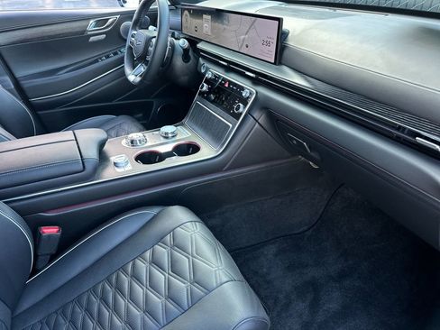 Used 2025 Genesis GV80 3.5T image 17