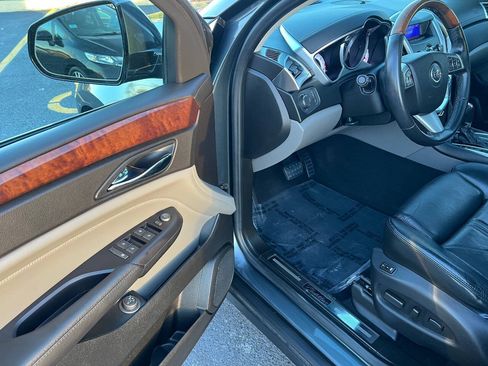 Used 2011 Cadillac SRX Luxury FWD image 19