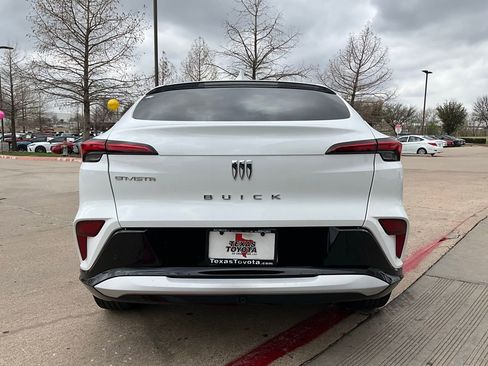 Used 2025 Buick Envista Sport Touring image 7