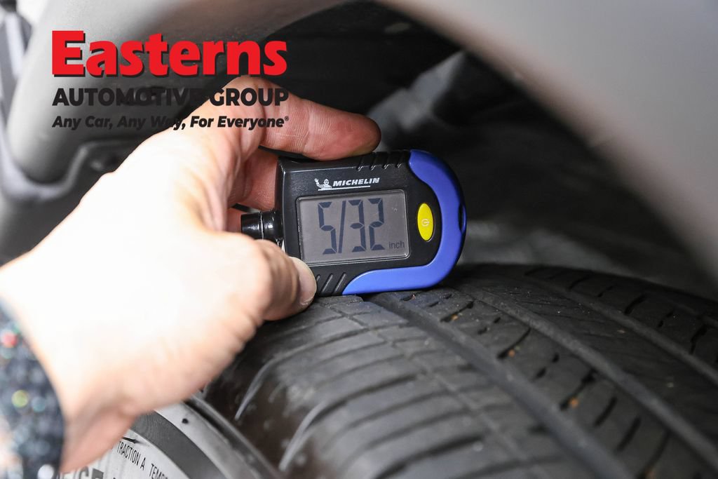 Used 2023 Nissan Rogue S AWD/4WD image 30