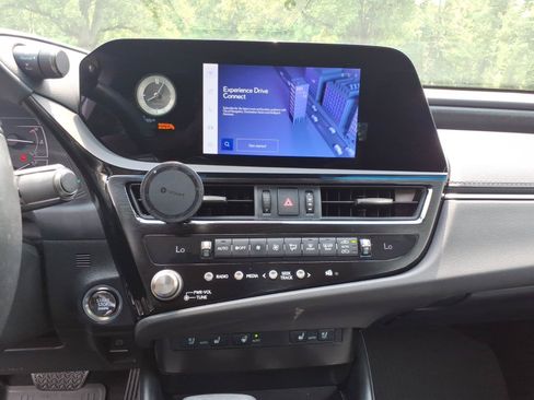 Used 2024 Lexus ES 350 w/ Premium Package FWD image 23