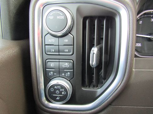 Used 2022 GMC Sierra 2500 SLE w/ SLE Value Package; image 10