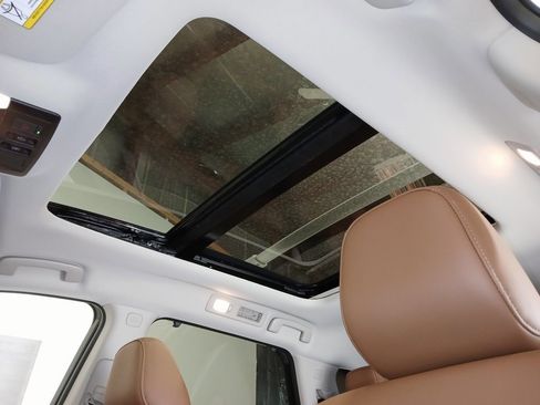 New 2025 Nissan Pathfinder Platinum w/ Lighting Package (N92) image 13