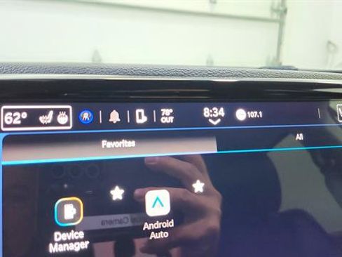 Used 2024 Chrysler Pacifica Touring-L FWD image 17