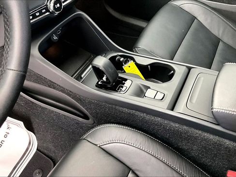 Certified 2023 Volvo XC40 B5 Core w/ Protection Package Premier image 18