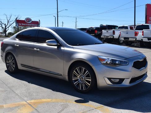 Used 2014 Kia Cadenza Premium w/ Luxury Package image 4