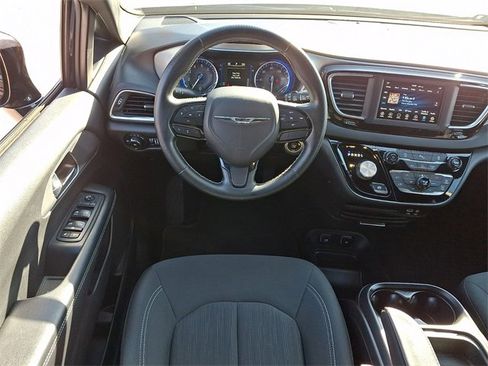 Used 2019 Chrysler Pacifica Touring Plus w/ S Appearance Package image 12