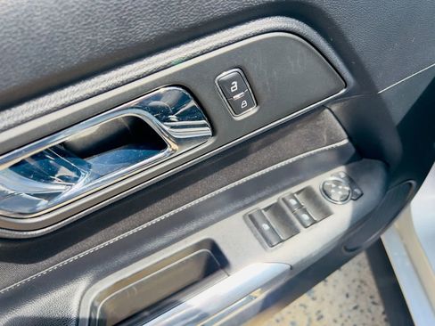 Used 2015 Ford Mustang Convertible w/ Equipment Group 051A image 29