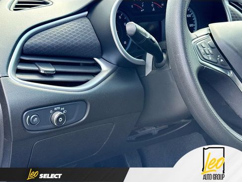 Used 2024 Chevrolet Malibu LT FWD image 11