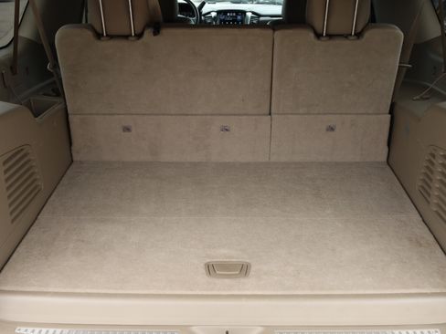 Used 2015 Chevrolet Suburban LTZ image 16